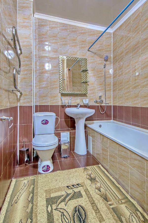 Cozy Apartment On Rozybakiev 145. Atakent Алмати Екстер'єр фото