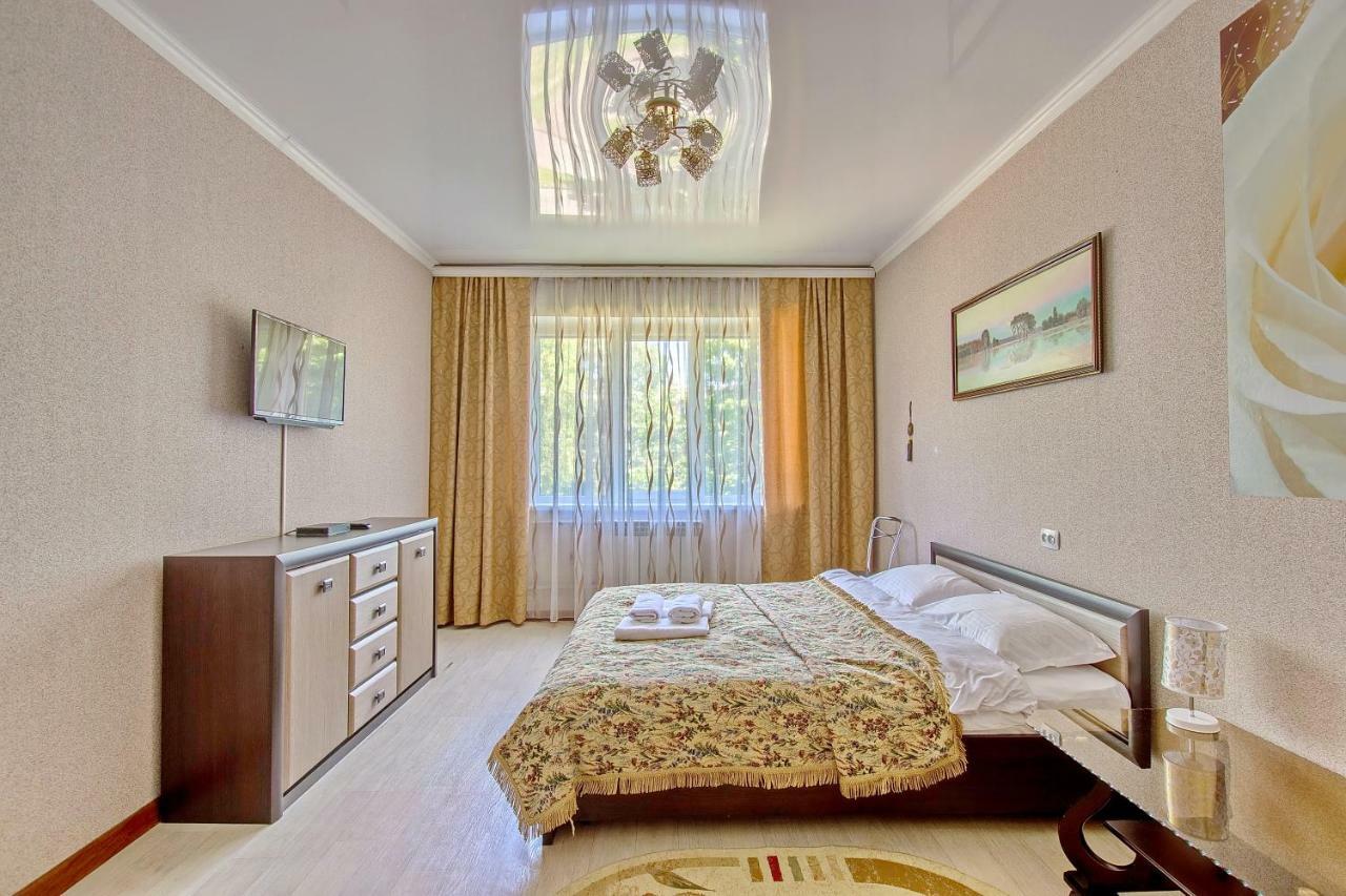 Cozy Apartment On Rozybakiev 145. Atakent Алмати Екстер'єр фото